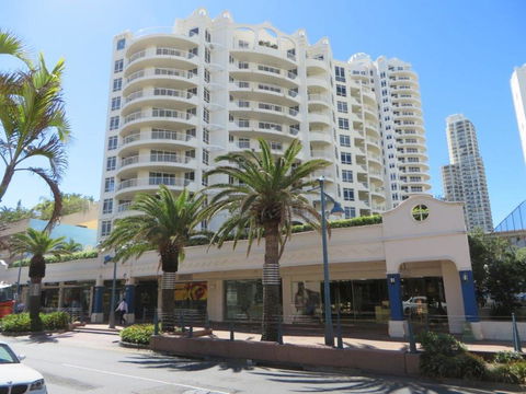 APR Private SUITES MOROC By The Beach - Accommodation Gold Coast 9