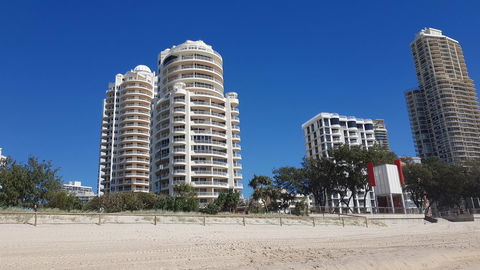 APR Private SUITES MOROC By The Beach - Accommodation Gold Coast 37