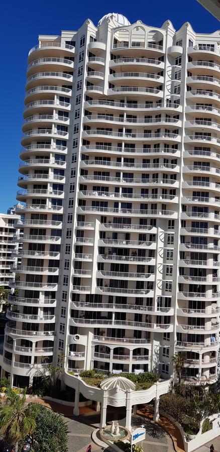 APR Private SUITES MOROC By The Beach - Accommodation Gold Coast 8