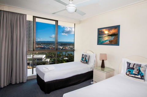 Seacrest Beachfront Apartments Surfers Paradise - Accommodation Gold Coast 18