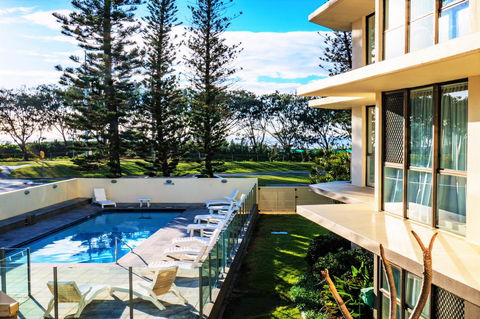 Seacrest Beachfront Apartments Surfers Paradise - Accommodation Gold Coast 40