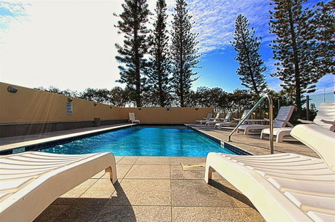 Seacrest Beachfront Apartments Surfers Paradise - Accommodation Gold Coast 5