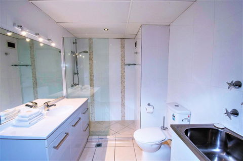 Seacrest Beachfront Apartments Surfers Paradise - Accommodation Gold Coast 15