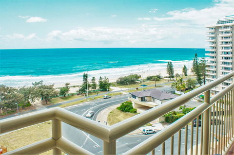 Seacrest Beachfront Apartments Surfers Paradise - Accommodation Gold Coast 11