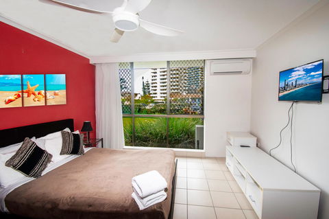 Seacrest Beachfront Apartments Surfers Paradise - Accommodation Gold Coast 8