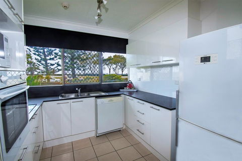 Seacrest Beachfront Apartments Surfers Paradise - Accommodation Gold Coast 12