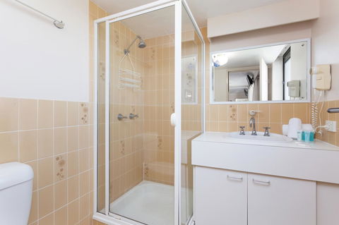 Capricornia Apartments - Gold Coast 4U 9