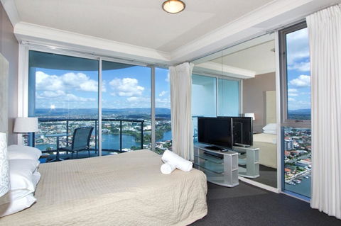 The Towers Of Chevron Renaissance - Holidays Gold Coast - Accommodation Gold Coast 8