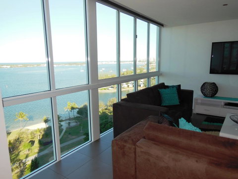 Crystal Bay On The Broadwater - Accommodation Gold Coast 32