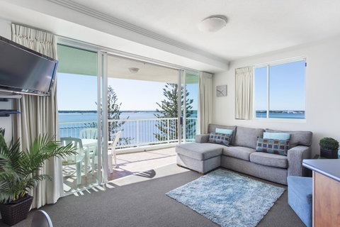 Crystal Bay On The Broadwater - Accommodation Gold Coast 17