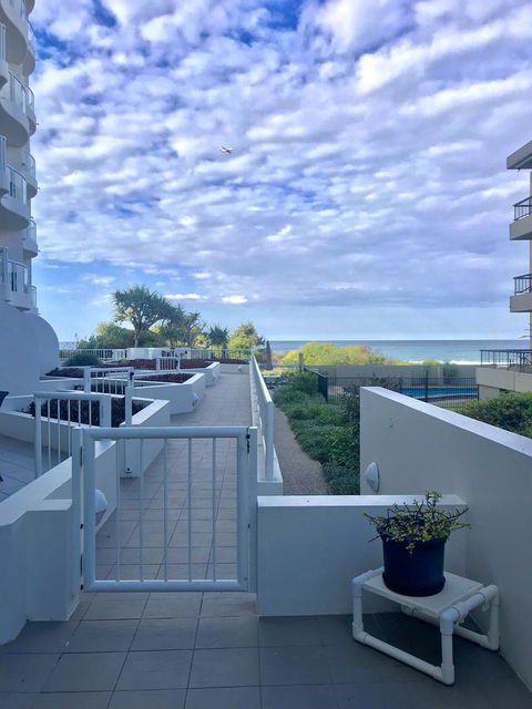 Regency On The Beach - Accommodation Gold Coast 8