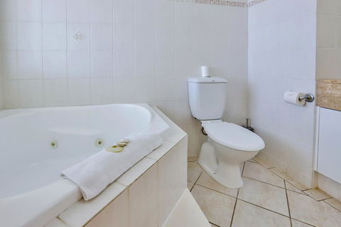 Regency On The Beach - Accommodation Gold Coast 5