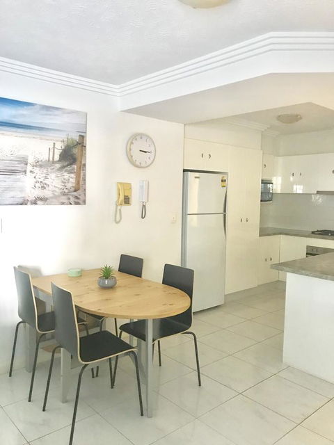 Regency On The Beach - Accommodation Gold Coast 7