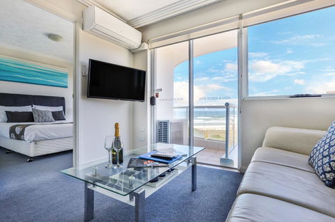 Regency On The Beach - Accommodation Gold Coast 4