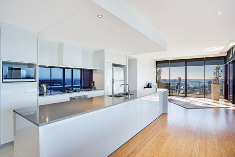 Mantra Circle On Cavill - Accommodation Gold Coast 3