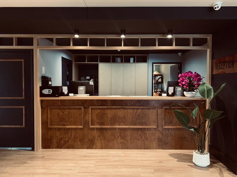 Woodroffe Hotel - Accommodation Gold Coast 1