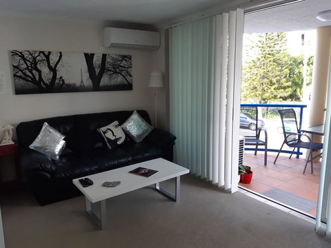 Surfers Beach Resort One - Accommodation Gold Coast 2