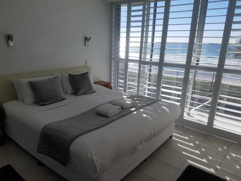 Golden Sands On The Beach - Absolute Beachfront Apartments - Accommodation Gold Coast 30