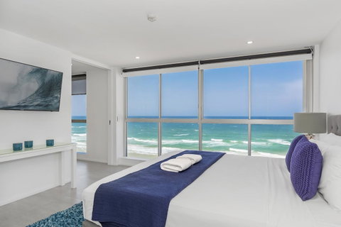 Golden Sands On The Beach - Absolute Beachfront Apartments - Accommodation Gold Coast 5