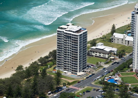 Golden Sands On The Beach - Absolute Beachfront Apartments - Accommodation Gold Coast 0