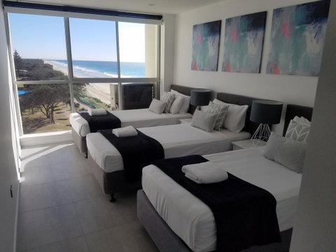 Golden Sands On The Beach - Absolute Beachfront Apartments - Accommodation Gold Coast 12