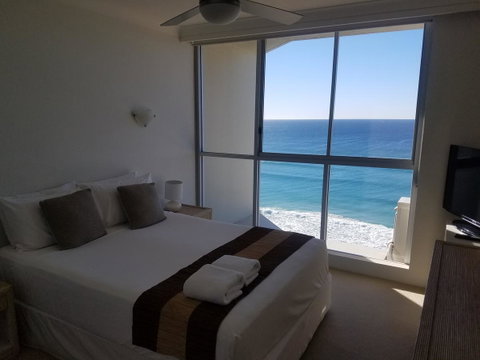 Golden Sands On The Beach - Absolute Beachfront Apartments - Accommodation Gold Coast 29