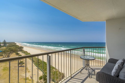 Golden Sands On The Beach - Absolute Beachfront Apartments - Accommodation Gold Coast 7