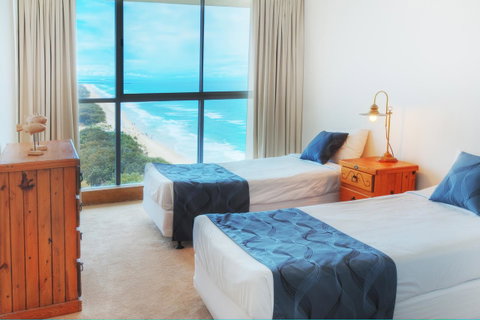 Golden Sands On The Beach - Absolute Beachfront Apartments - Accommodation Gold Coast 18