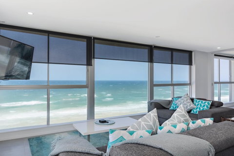 Golden Sands On The Beach - Absolute Beachfront Apartments - Accommodation Gold Coast 8