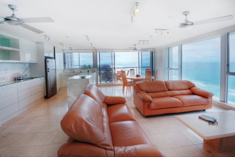 Golden Sands On The Beach - Absolute Beachfront Apartments - Accommodation Gold Coast 20