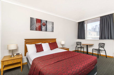 The Robert Towns - Accommodation Gold Coast 4