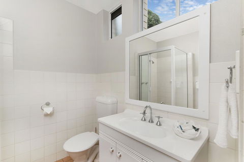 The Robert Towns - Accommodation Gold Coast 5
