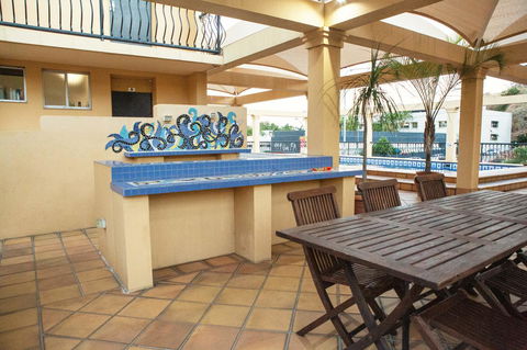 The Robert Towns - Accommodation Gold Coast 7