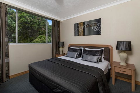 The Robert Towns - Accommodation Gold Coast 3