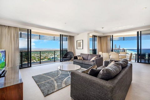 Luxury 3 Bedroom In Heart Of Broadbeach - Gold Coast 4U 0