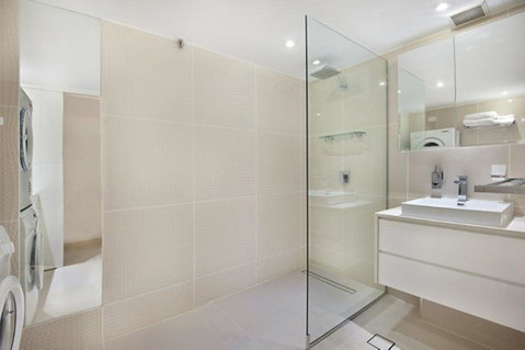Surfers International Apartments - Accommodation Gold Coast 12