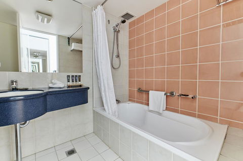 Novotel Cairns Oasis Resort - Accommodation Gold Coast 2