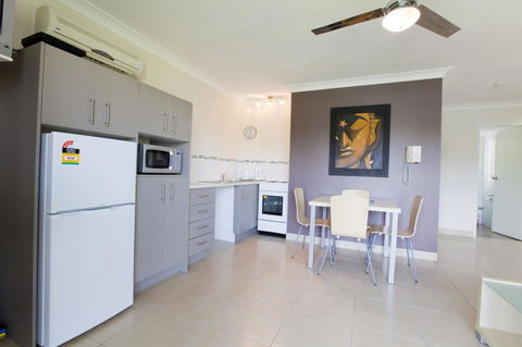 Bay Of Palms - Accommodation Gold Coast 37