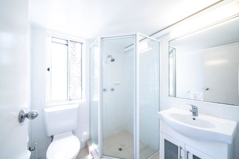 Bay Of Palms - Accommodation Gold Coast 29