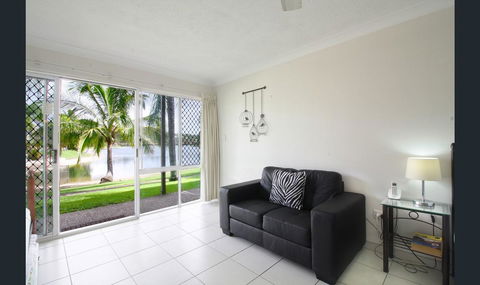 Bay Of Palms - Accommodation Gold Coast 2