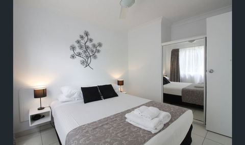 Bay Of Palms - Accommodation Gold Coast 7