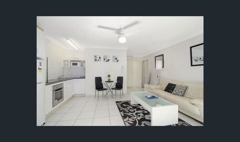 Bay Of Palms - Accommodation Gold Coast 27