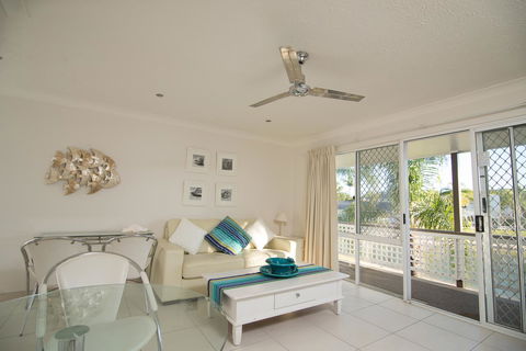 Bay Of Palms - Accommodation Gold Coast 31