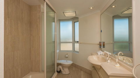 2nd Avenue Beachside Apartments - Gold Coast 4U 13