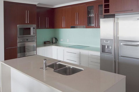 Waters Edge Apartment Cairns - 1 Gold Coast 6