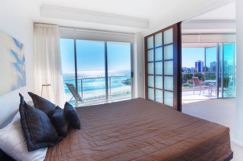 Reflection On The Sea - Gold Coast 4U 44