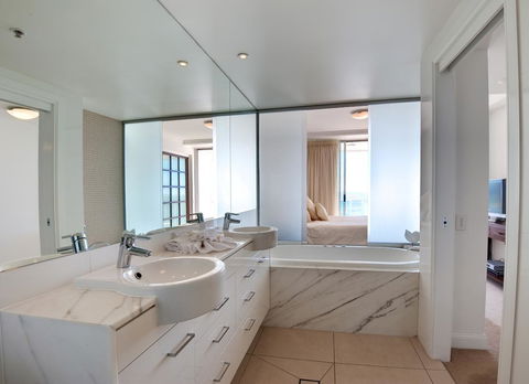 Reflection On The Sea - Gold Coast 4U 31