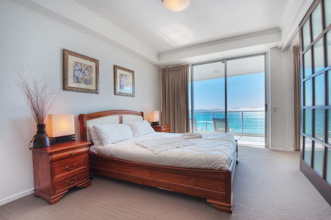 Reflection On The Sea - Gold Coast 4U 9
