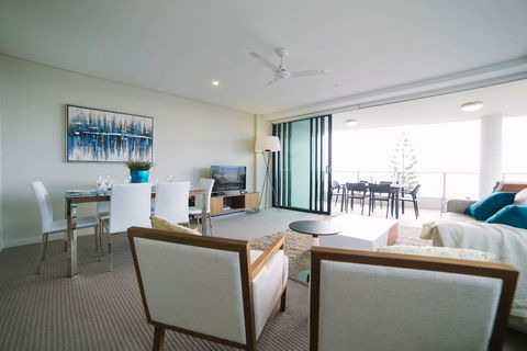 Pure Kirra - 1 Gold Coast 8