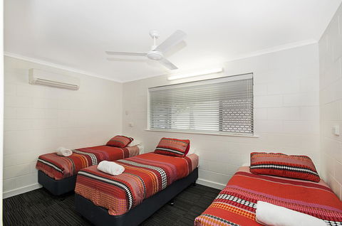 Townsville Holiday Apartments - Gold Coast 4U 15